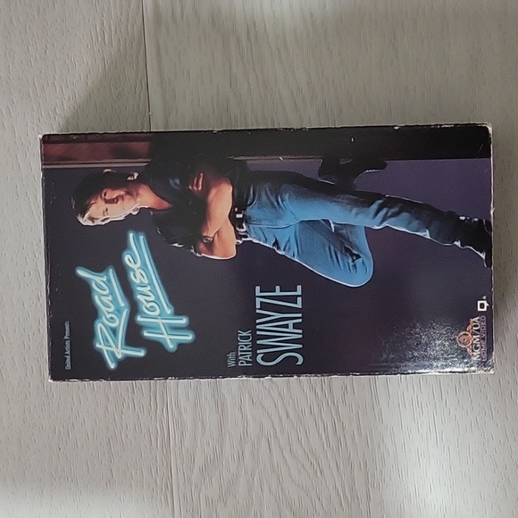 Road House VHS - Picture 1 of 3